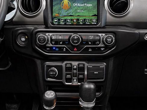 Used 2023 Jeep Wrangler Unlimited w/ Cold Weather Group AWD/4WD image 24