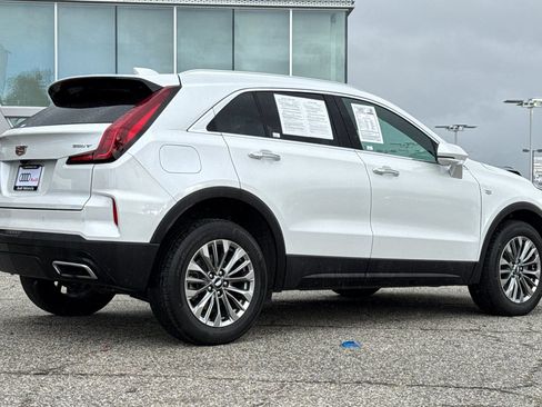 Used 2024 Cadillac XT4 Premium Luxury image 4