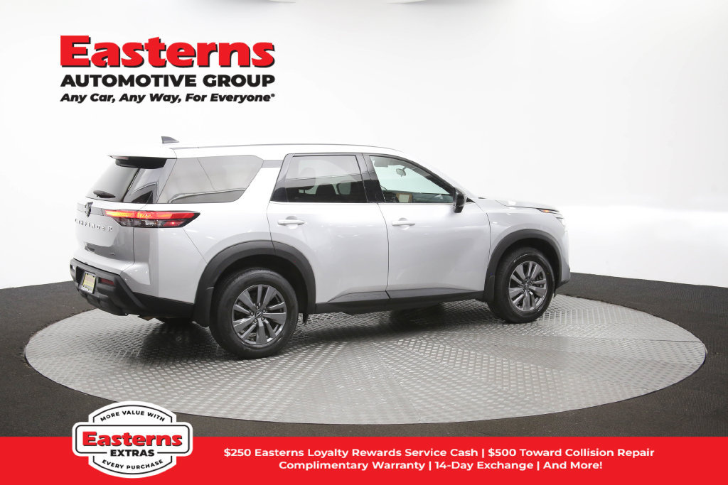 Used 2023 Nissan Pathfinder S AWD/4WD image 42