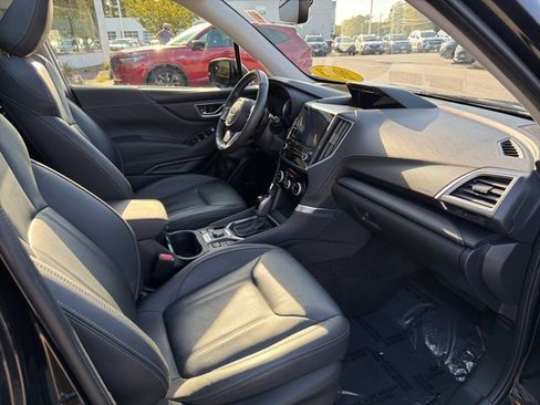 Used 2023 Subaru Forester Touring image 21