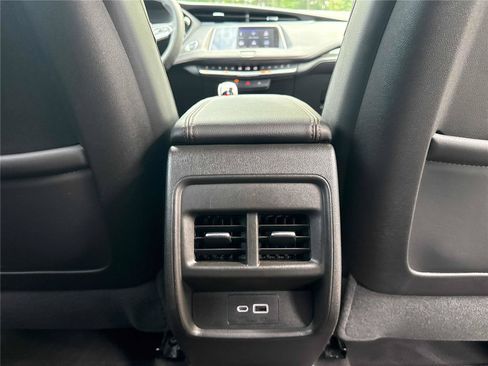 Used 2023 Cadillac XT4 Sport FWD image 27