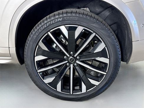 Certified 2026 Volvo XC90 T8 Plus w/ Protection Package Premier AWD/4WD image 31