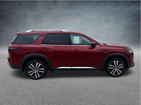 Used 2024 Nissan Pathfinder Platinum w/ Cargo Package FWD image 11