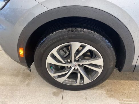 Used 2023 Buick Envision Essence image 11