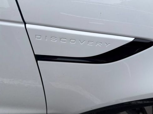 Used 2025 Land Rover Discovery Dynamic SE AWD/4WD image 10