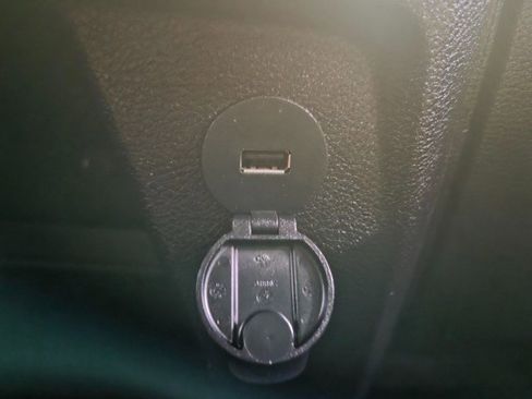 Used 2018 RAM 2500 Tradesman w/ Chrome Appearance Group image 56