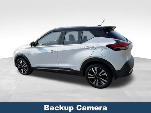 Used 2019 Nissan Kicks SR w/ SR Premium Package FWD image 5