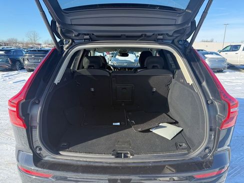 Used 2025 Volvo XC60 B5 Plus image 13