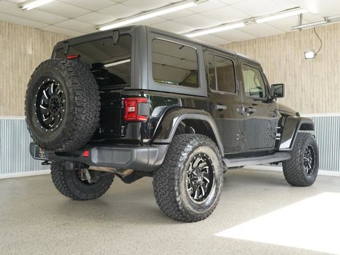 Used 2018 Jeep Wrangler Unlimited Sahara AWD/4WD image 10