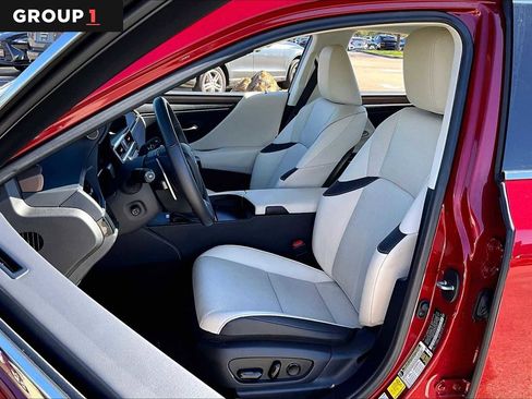 Certified 2025 Lexus ES 350 w/ Premium Package image 7