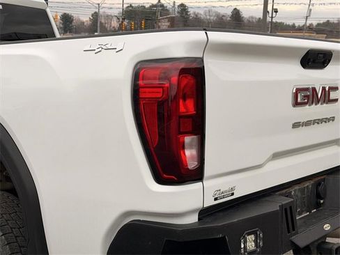 Used 2024 GMC Sierra 2500 Pro w/ Convenience Package image 8