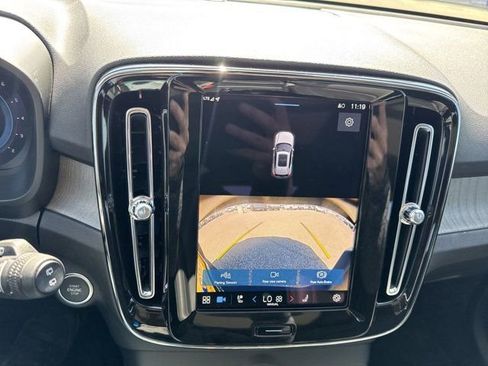 New 2025 Volvo XC40 B5 Core w/ Protection Package Premier AWD/4WD image 29