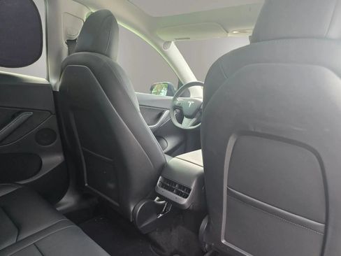 Used 2022 Tesla Model Y Performance AWD/4WD image 27