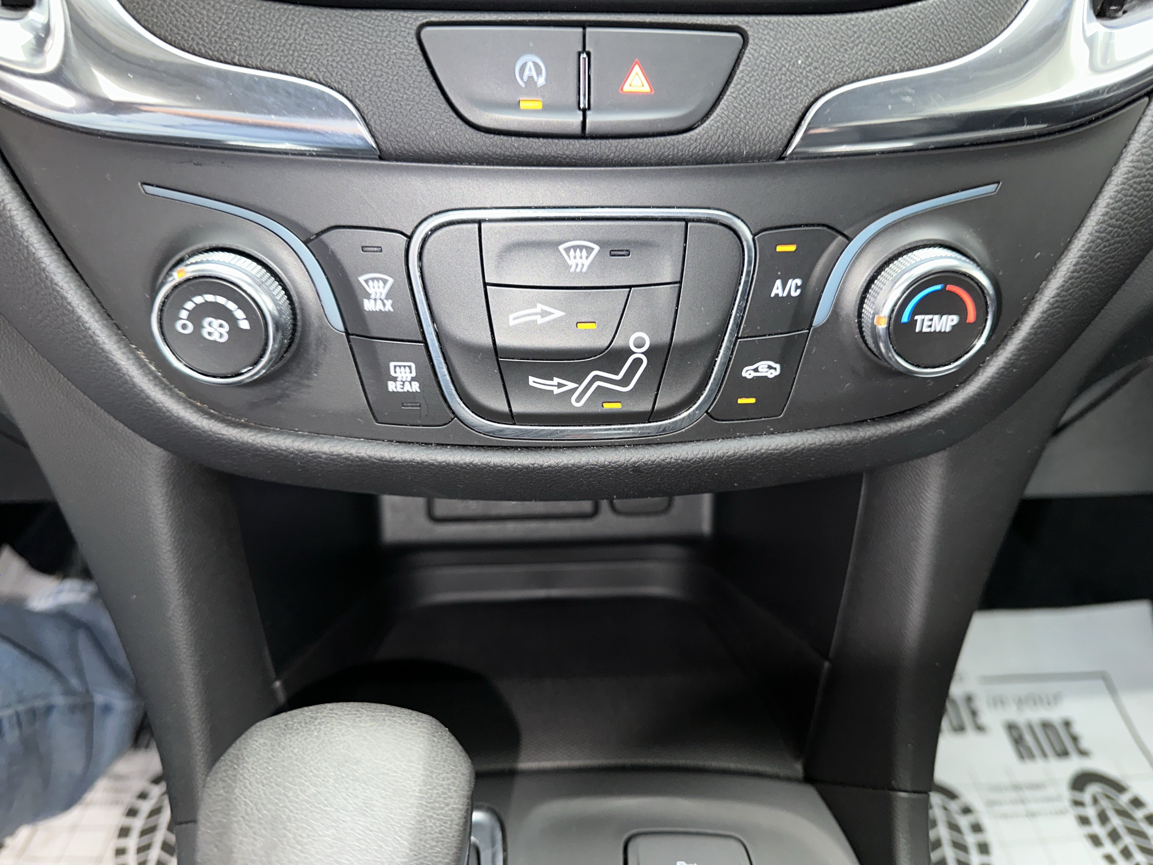 Used 2023 Chevrolet Equinox LT w/ LPO, Floor Liner Package AWD/4WD image 34