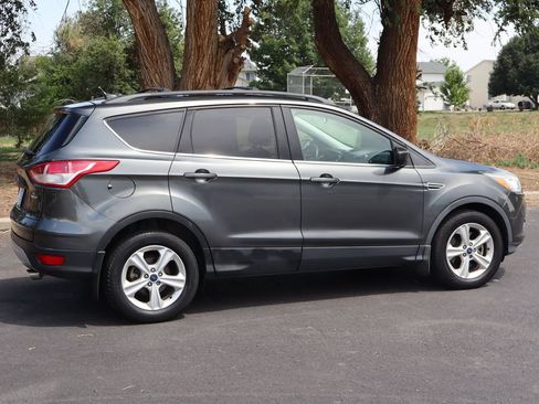 Used 2016 Ford Escape SE w/ SE Leather Comfort Package AWD/4WD image 4