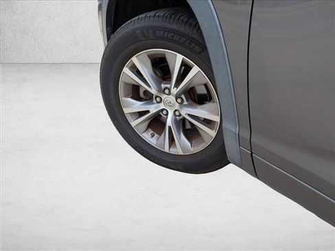 Used 2015 Toyota Highlander XLE image 7