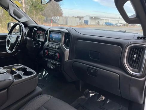 Used 2020 Chevrolet Silverado 1500 LT w/ Convenience Package AWD/4WD image 27