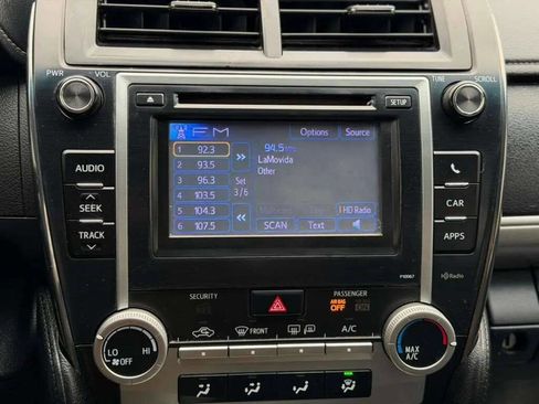 Used 2012 Toyota Camry SE FWD image 15