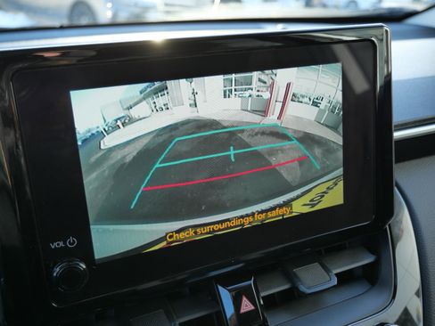 Certified 2023 Toyota Corolla Cross LE image 30