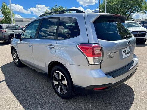Used 2017 Subaru Forester 2.5i Premium AWD/4WD image 5