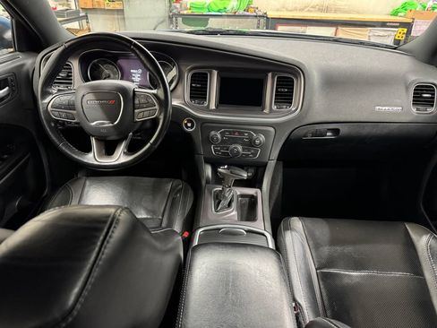 Used 2021 Dodge Charger SXT w/ Leather Interior Group image 17