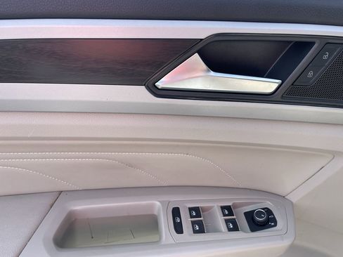 Used 2023 Volkswagen Atlas SE image 22