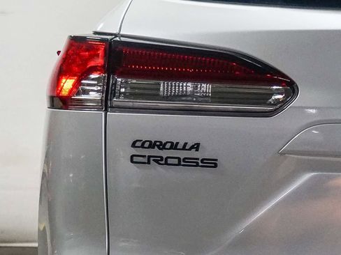 Certified 2022 Toyota Corolla Cross LE w/ Moonroof Package FWD image 12