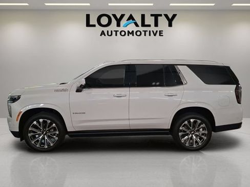 Used 2025 Chevrolet Tahoe High Country AWD/4WD image 2