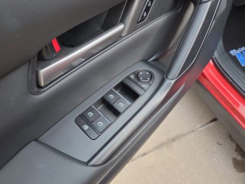 Used 2025 MAZDA CX-50 AWD 2.5 S w/ Premium Package image 16