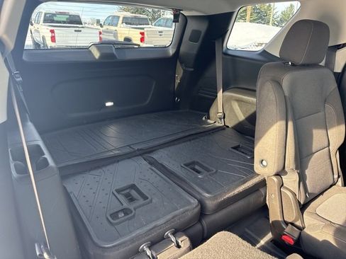 Used 2020 Chevrolet Traverse LT w/ Driver Confidence II Package image 23