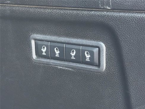 Used 2024 Jeep Wagoneer L Series II w/ Flexible Seating Group image 18