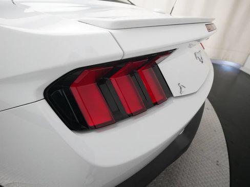Used 2025 Ford Mustang Premium RWD image 31