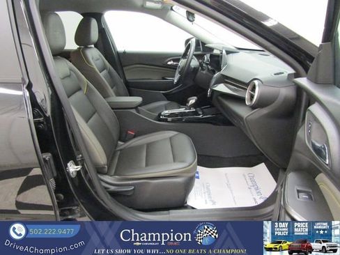 Certified 2025 Chevrolet Trax ACTIV FWD image 31