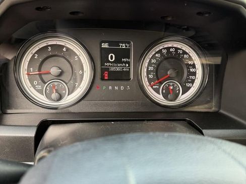 Used 2019 RAM 1500 Classic SLT AWD/4WD image 14