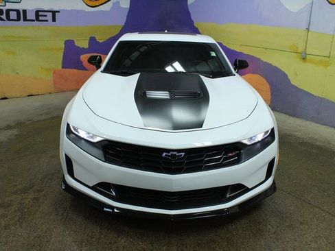 Used 2022 Chevrolet Camaro LT image 3