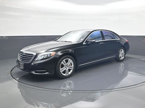 Used 2017 Mercedes-Benz S 550 4MATIC Sedan image 2