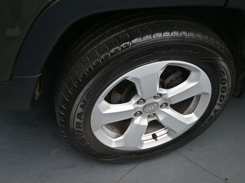 Used 2021 Jeep Compass Latitude AWD/4WD image 9