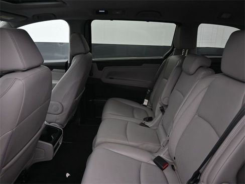 Certified 2024 Honda Odyssey EX-L image 15