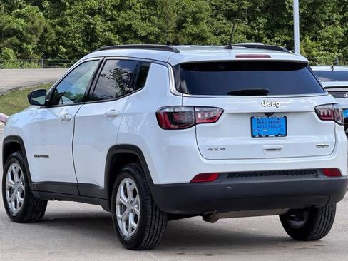 Used 2024 Jeep Compass Latitude AWD/4WD image 11