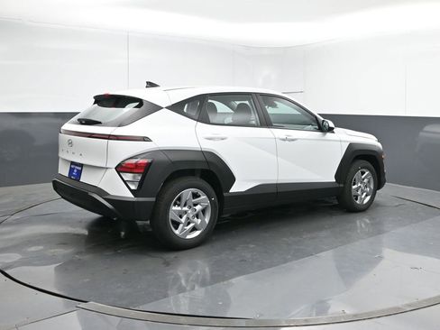 New 2026 Hyundai Kona SE image 5