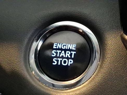 Certified 2023 Toyota Highlander XLE image 24