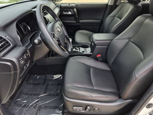 Used 2022 Toyota 4Runner TRD Off-Road Premium w/ Moonroof Package AWD/4WD image 13