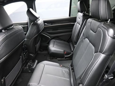 New 2026 Jeep Grand Cherokee L Limited AWD/4WD image 15