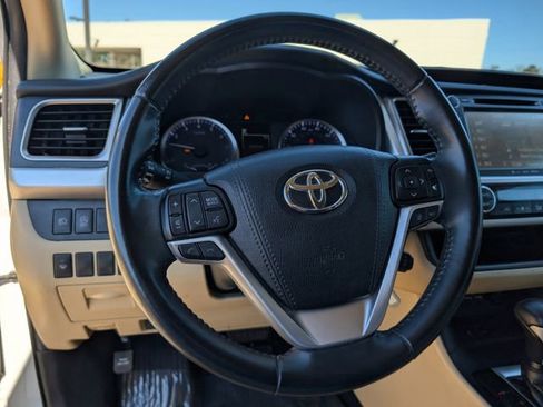 Used 2019 Toyota Highlander Plus image 18