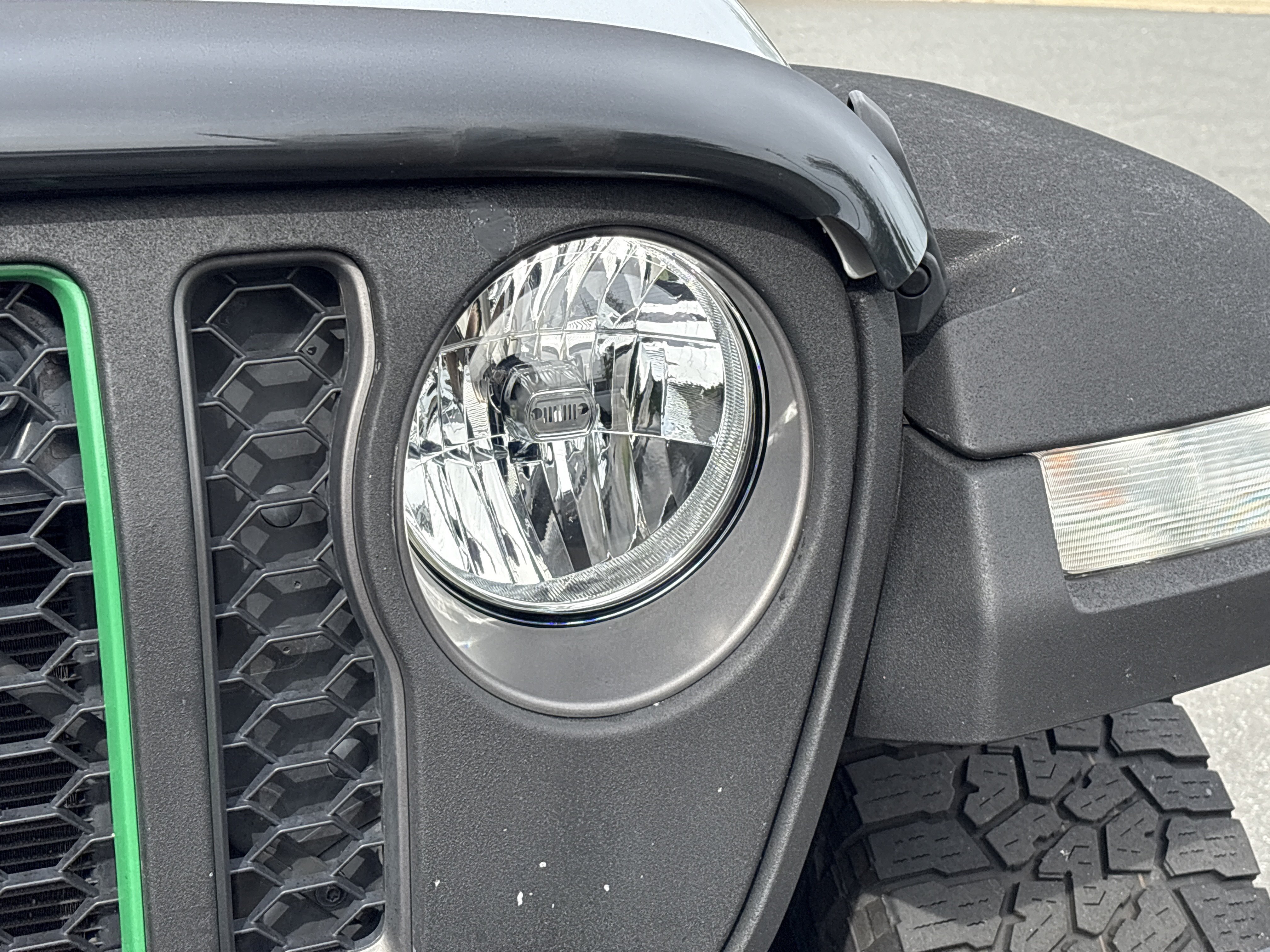 Used 2023 Jeep Gladiator Mojave w/ Cold Weather Group AWD/4WD image 11