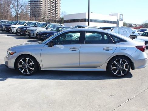 Used 2025 Honda Civic Sport Touring image 4