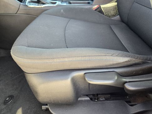 Used 2017 Chevrolet Cruze LT image 26