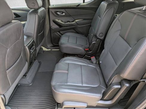 Used 2023 Chevrolet Traverse RS AWD/4WD image 18