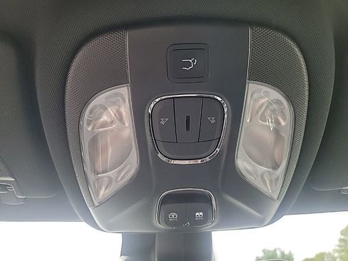 New 2025 Jeep Compass Limited w/ High Altitude Package image 16