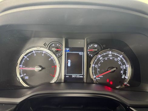 Used 2024 Toyota 4Runner TRD Off-Road Premium image 18